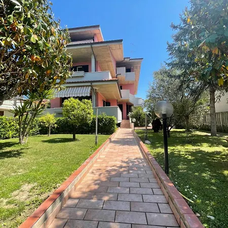 Feriehus Villino Magnolia - Oasi Di Pace A Pochi Passi Dalla Spiaggia Scerne