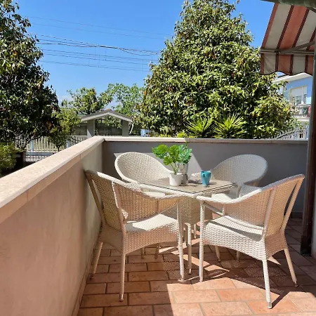 Villino Magnolia - Oasi Di Pace A Pochi Passi Dalla Spiaggia Feriehus
