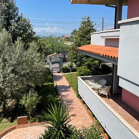 Villino Magnolia - Oasi Di Pace A Pochi Passi Dalla Spiaggia Feriehus